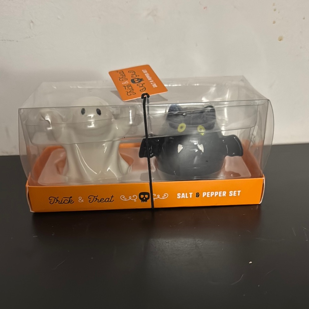 Halloween Ghost and Bat Salt & Pepper Shaker Set